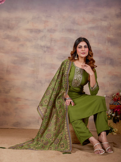 Women Ethnic Embroidered Thread Work Kurta with Trousers & Dupatta.